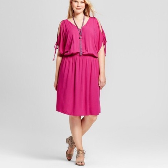 Ava & Viv Dresses & Skirts - 🌺Ava & Viv fuschia cold shoulder dress🌺